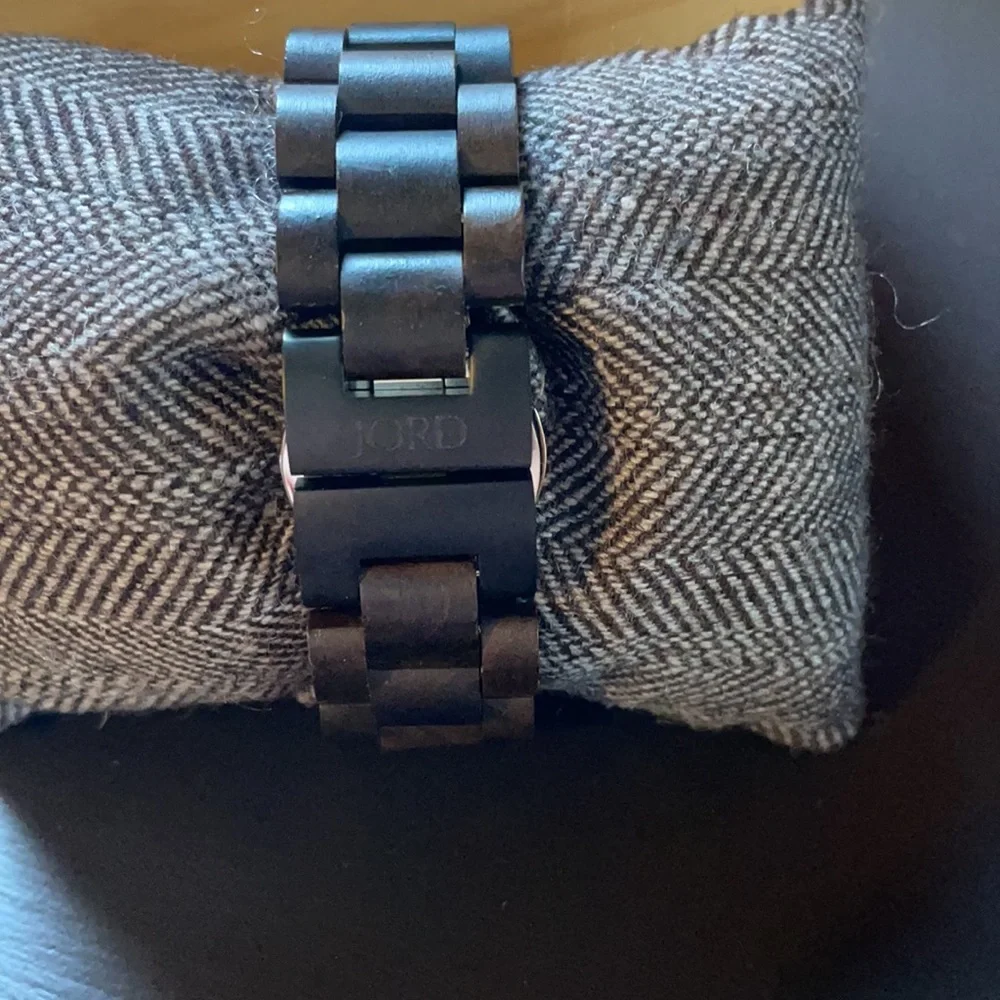 JORD Hand Crafted Wood Watch - Picture 3 of 4
